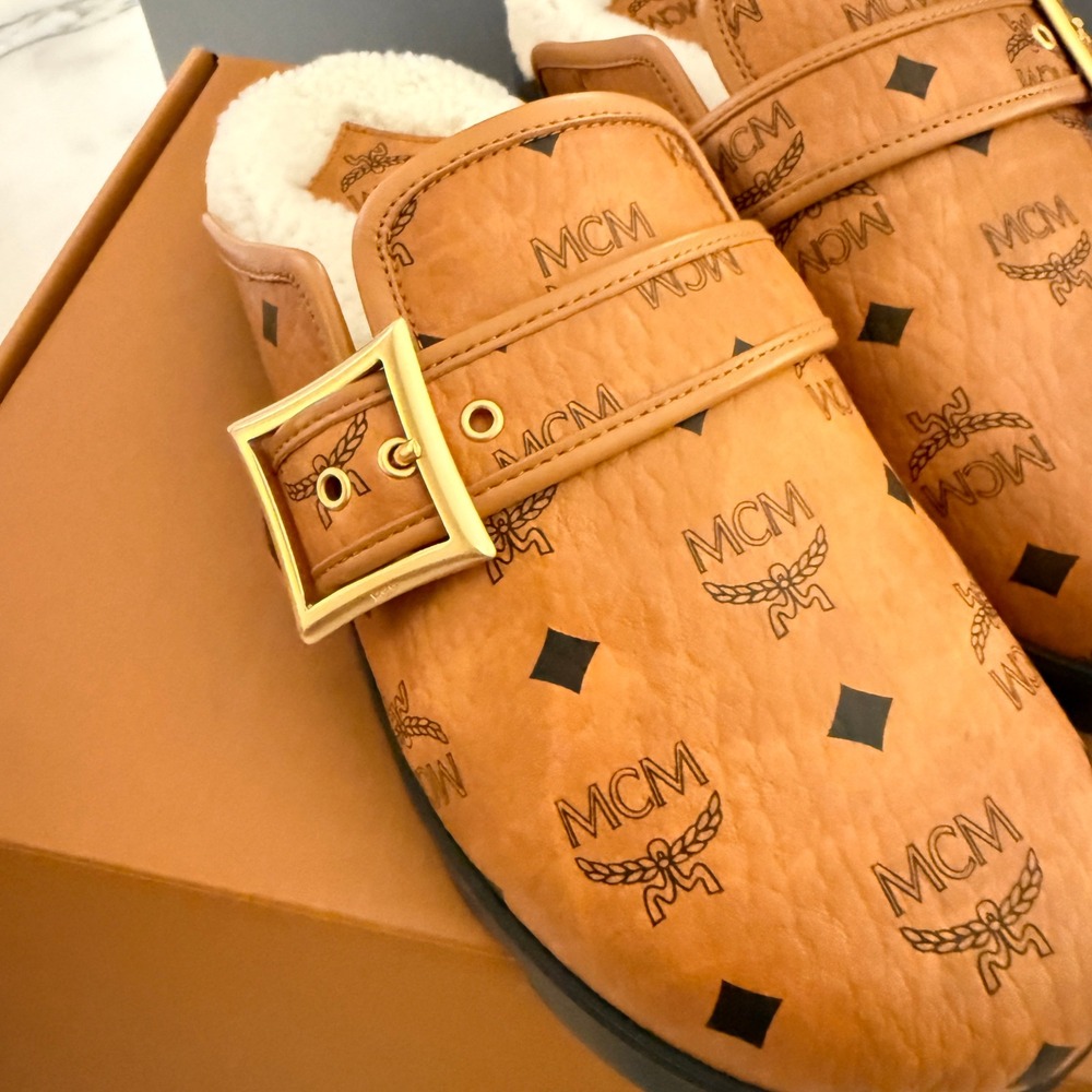 MCM Women's Cognac Visetos Shearling-lined Buckle Clogs Flat Mules Shoes Size 37 - Picture 4 of 16